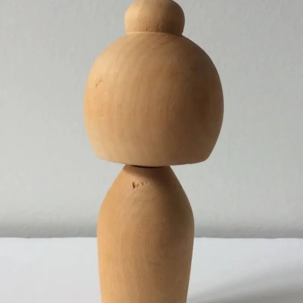 Vintage Japanese Kokeshi Doll Figurine - Picture 2 of 4
